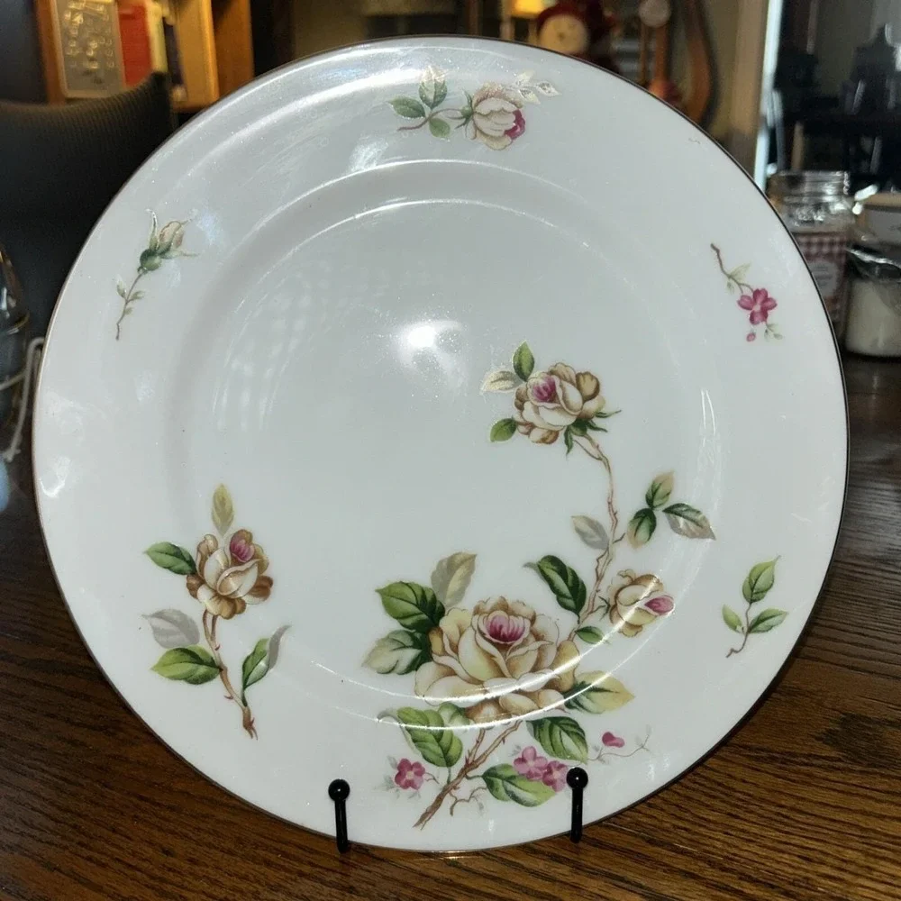 Lynmore Golden Rose Dinner Plates Set 4 Cottagecore French Country China MCM